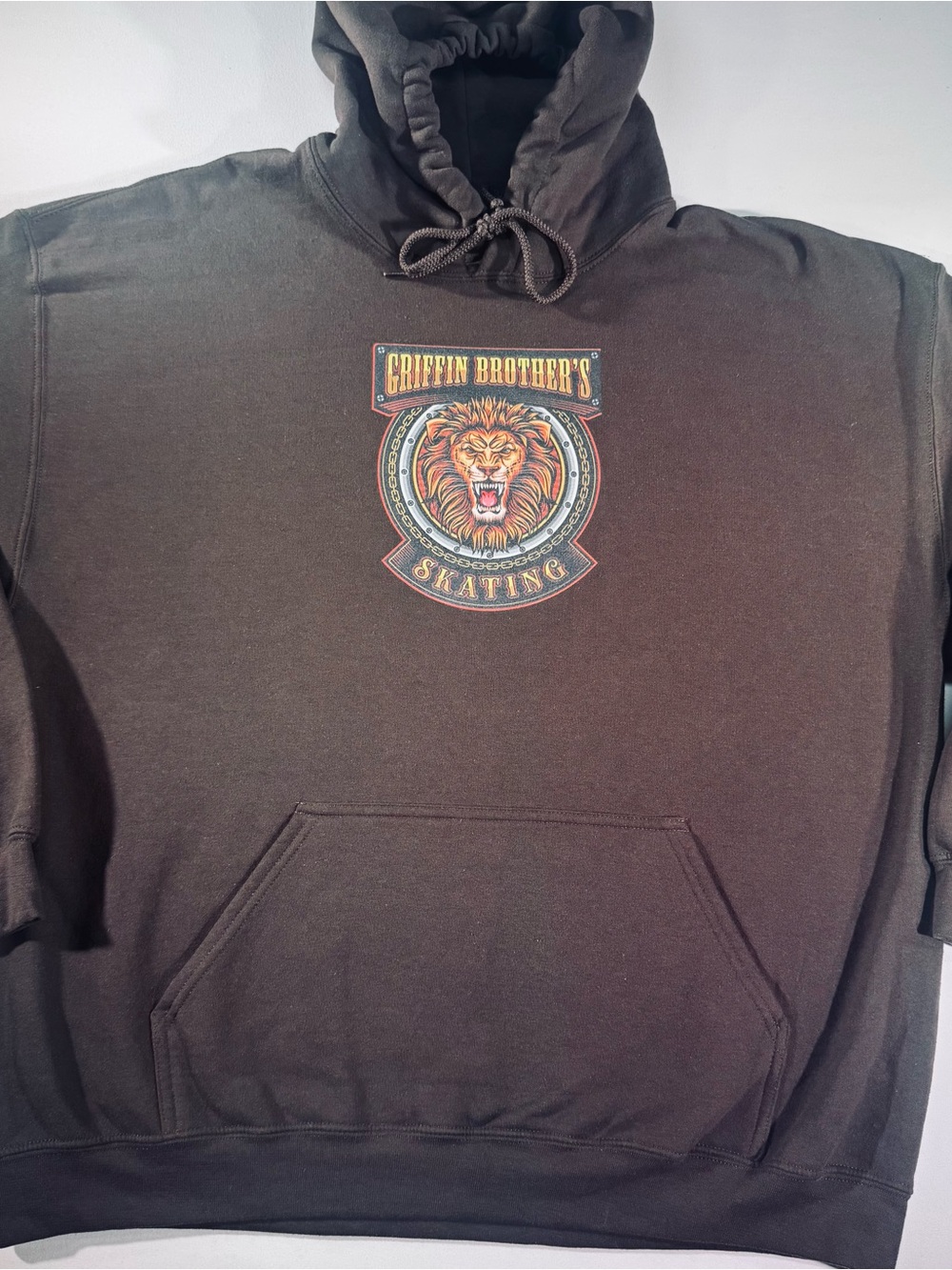 GILDAN Griffin Brother’s Skating Dark Brown Pullover Hoodie, XL